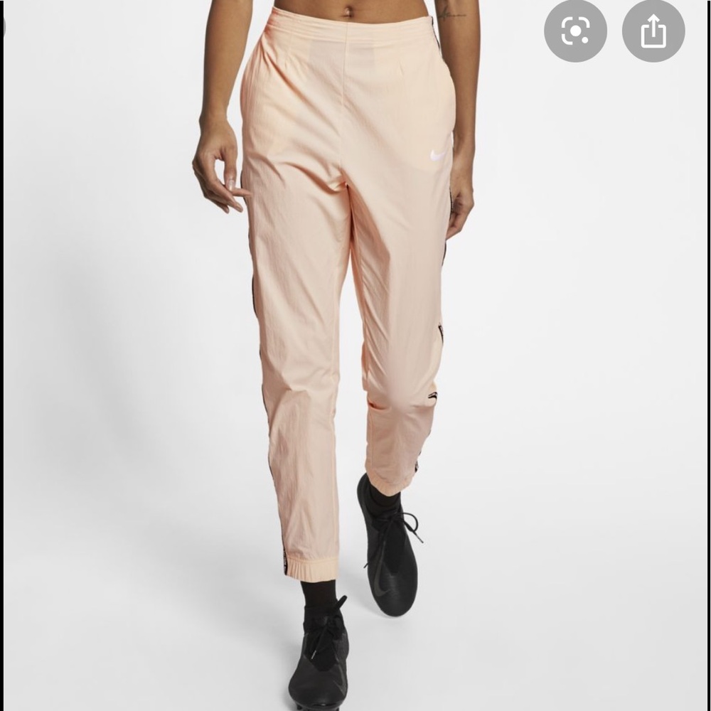 NEW Nike Women’s Dry Fit Soccer Pants Peach Size L